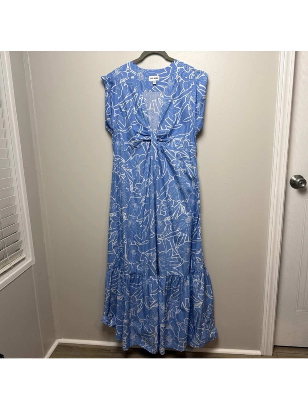 Steve Madden Midi Dress Size Large Cotton Short Sleeves V-Neck Floral Sky Blue - Picture 2 of 6